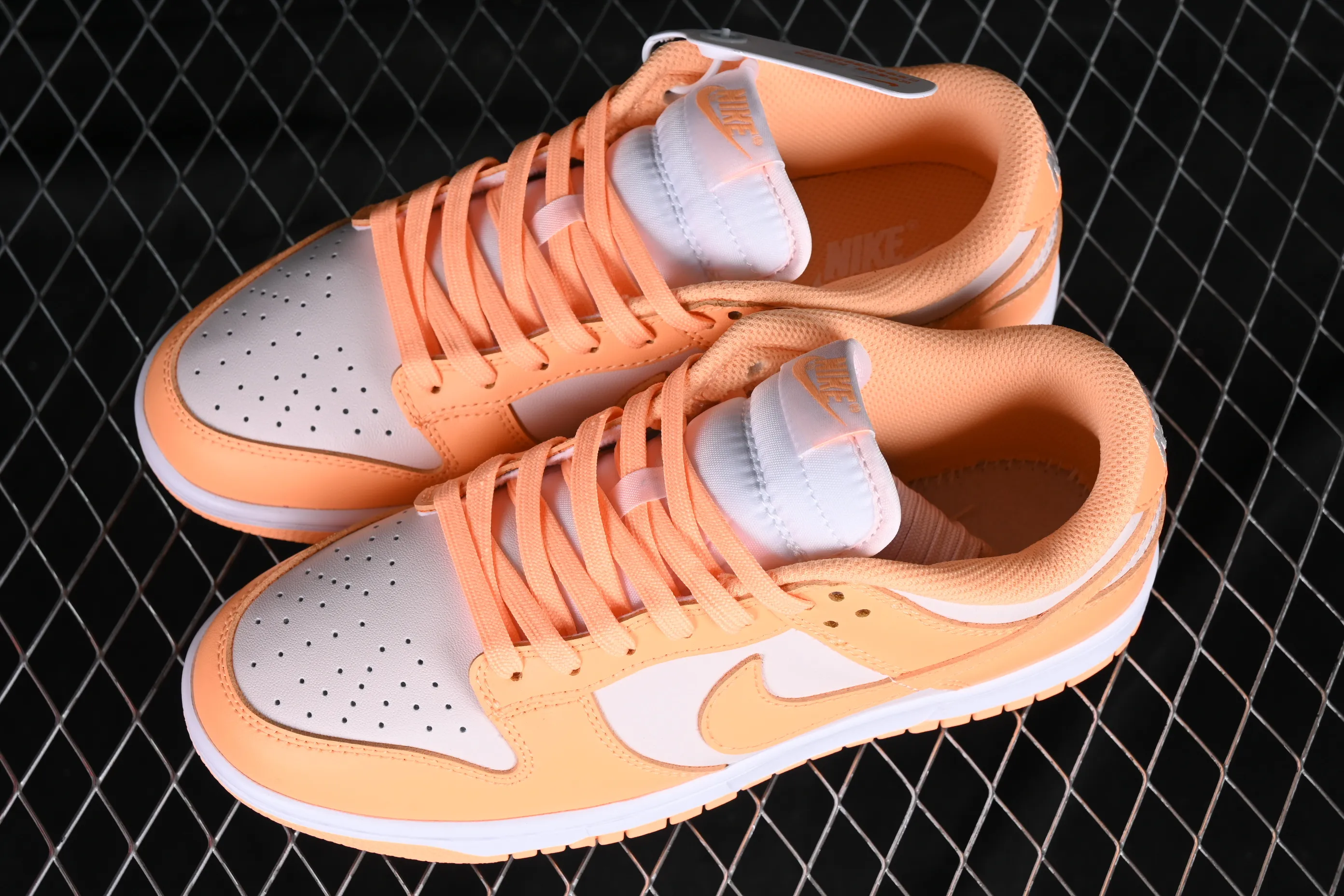 All categories Nk SB Dunk series Nk SB Dunk Low low-top sneakers N version Nk SB Dunk Low orange SB low-top sports and leisure sneakers DD1503-801